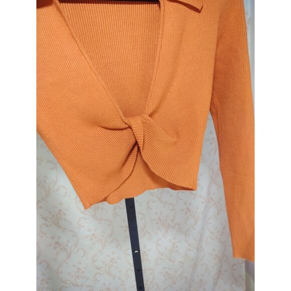 Women's Collared Deep Plunge Twist Crop Top Long Sleeve Sweater, Size Large - Picture 9 of 13